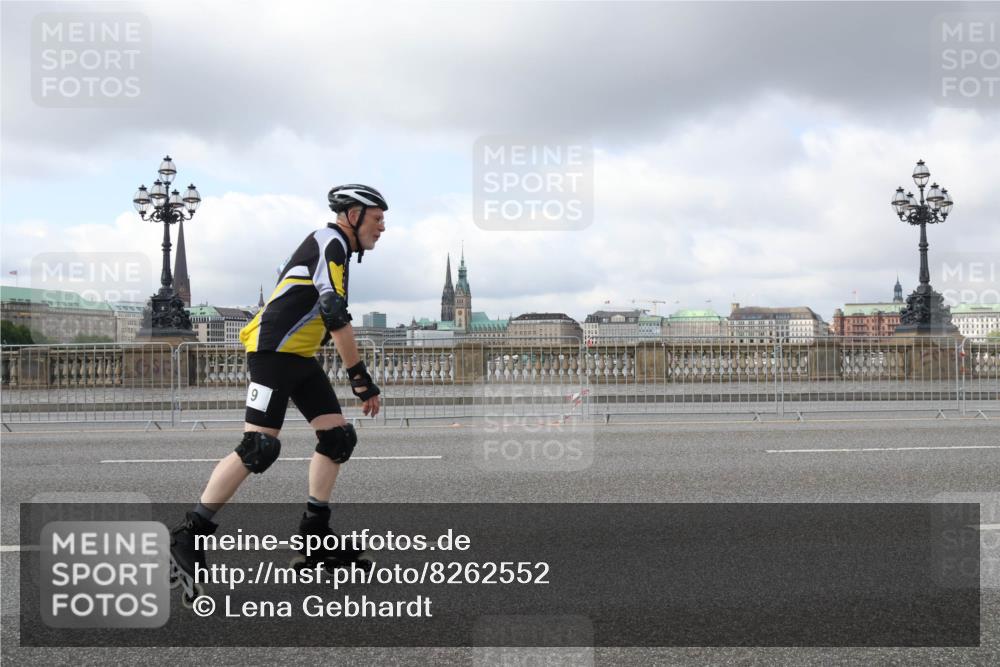 29.06.2025 - hella hamburg halbmarathon Lena Gebhardt http://msf.ph/oto/8262552 29.06.2025 09:03:47 Lombardsbrücke  meine-sportfotos.de