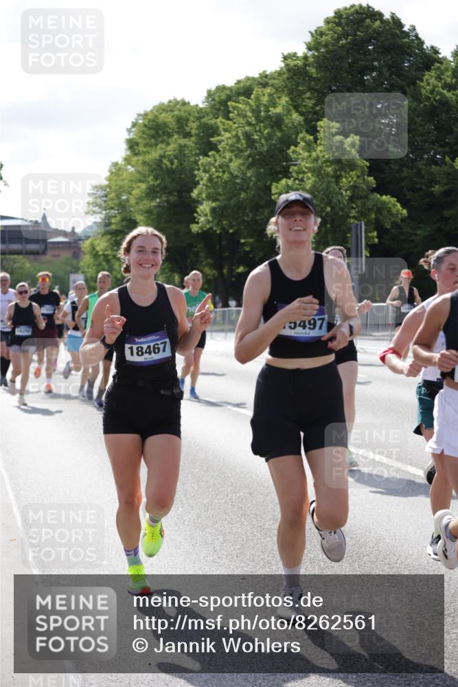29.06.2025 - hella hamburg halbmarathon Jannik Wohlers http://msf.ph/oto/8262561 29.06.2025 09:58:27 Lombardsbrücke 1410, 1485, 1715, 1719, 1727, 1946, 1951, 2840, 2883, 2907, 3037, 3334, 3952, 4120, 4167, 5077, 5084, 6294, 6629, 6657, 7082, 7369, 7716, 7732, 8068, 8322, 8639, 8721, 8798, 9655, 9727, 9770, 10488, 10724, 11212, 11612, 11976, 12135, 12362, 12526, 13397, 13465, 13654, 13694, 13706, 13880, 13997, 14355, 14363, 14368, 14702, 15275, 15497, 15506, 15516, 15727, 15854, 16108, 16292, 16470, 17181, 17383, 17491, 17828, 18000, 18181, 18308, 18340, 19152 meine-sportfotos.de