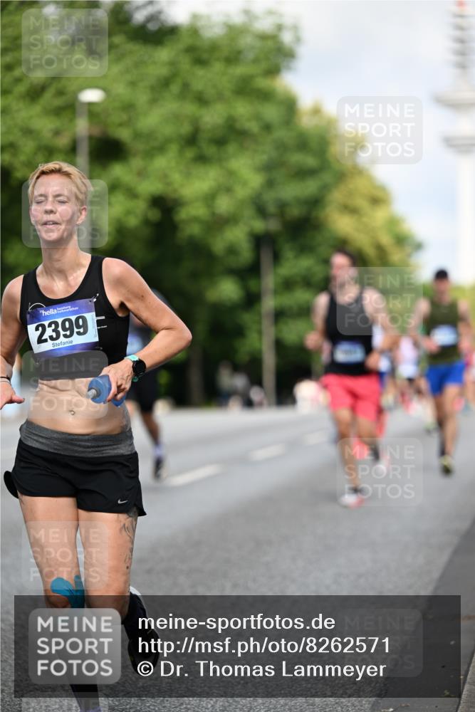 29.06.2025 - hella hamburg halbmarathon Dr. Thomas Lammeyer http://msf.ph/oto/8262571 29.06.2025 09:52:06 Kennedybrücke 1290, 1505, 1710, 2262, 2399, 3480, 3547, 4062, 4359, 4381, 5003, 5307, 5554, 5709, 6993, 7152, 7154, 8002, 8121, 8571, 8933, 9403, 10190, 10738, 10852 meine-sportfotos.de