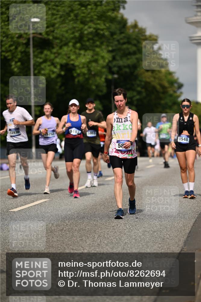 29.06.2025 - hella hamburg halbmarathon Dr. Thomas Lammeyer http://msf.ph/oto/8262694 29.06.2025 10:14:43 Kennedybrücke 1186, 1548, 1781, 2868, 5182, 5653, 5806, 8561, 8685, 9150, 9829, 10196, 11149 meine-sportfotos.de