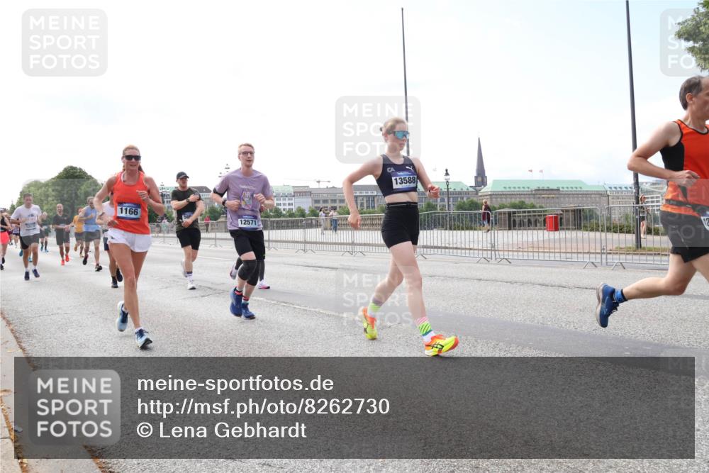 29.06.2025 - hella hamburg halbmarathon Lena Gebhardt http://msf.ph/oto/8262730 29.06.2025 10:11:01 Lombardsbrücke 1166, 1186, 1723, 1781, 2868, 3837, 4287, 4389, 5254, 5653, 5990, 5991, 7250, 7271, 7370, 8171, 8206, 8207, 8561, 9119, 9169, 9681, 9829, 10196, 11149, 11355, 11887, 11904, 11905, 12426, 12556, 12571, 12629, 12790, 12836, 13588, 13594, 13603, 13825, 14022, 14149, 14270, 15009, 15214, 15252, 15908, 16344, 16383, 16808, 17142, 17500, 17532, 18949, 19241 meine-sportfotos.de