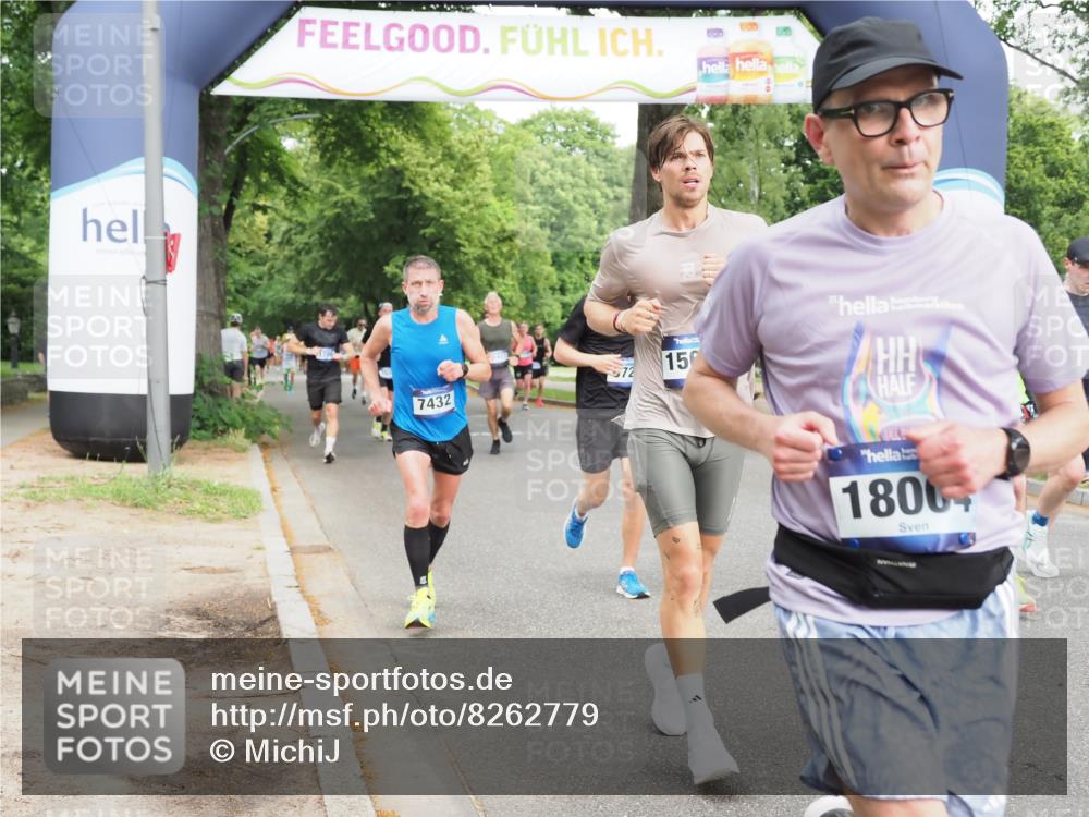 29.06.2025 - hella hamburg halbmarathon MichiJ http://msf.ph/oto/8262779 29.06.2025 10:30:08 Zwischen KM18-KM19 1962, 5436, 6721, 7116, 7432, 9547, 11417, 12434, 15521, 15623, 17177, 18004, 18491 meine-sportfotos.de