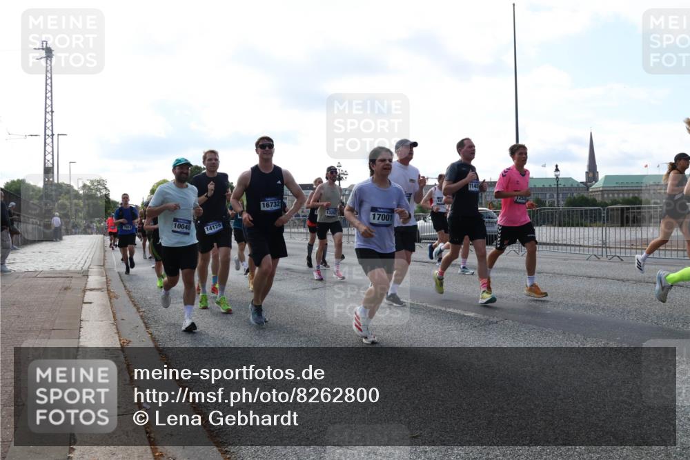 29.06.2025 - hella hamburg halbmarathon Lena Gebhardt http://msf.ph/oto/8262800 29.06.2025 09:57:08 Lombardsbrücke 1030, 1327, 1381, 1442, 1460, 1496, 1537, 1657, 1783, 1833, 2013, 2025, 2074, 2111, 2119, 2208, 2340, 2378, 2396, 2595, 2814, 2839, 2855, 2869, 2878, 3093, 3103, 3310, 3575, 3652, 3698, 3791, 4299, 4377, 4558, 4635, 4726, 4770, 4897, 5008, 5013, 5018, 5021, 5169, 5194, 5319, 5744, 5839, 6033, 6125, 6377, 6631, 6720, 6762, 6942, 7176, 7177, 7259, 7918, 8112, 8261, 8313, 8572, 8587, 8618, 8651, 8661, 8710, 8813, 8863, 8921, 8930, 9060, 9082, 9316, 9497, 9638, 10191 meine-sportfotos.de