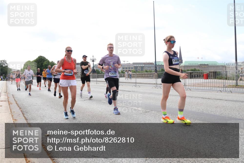 29.06.2025 - hella hamburg halbmarathon Lena Gebhardt http://msf.ph/oto/8262810 29.06.2025 10:11:02 Lombardsbrücke 1166, 1186, 1723, 1781, 2868, 3837, 4287, 4389, 5254, 5653, 5990, 5991, 7250, 7271, 7370, 8171, 8206, 8207, 8368, 8561, 9119, 9169, 9681, 9829, 10196, 11149, 11355, 11887, 11904, 11905, 12426, 12556, 12571, 12629, 12790, 12836, 13588, 13594, 13603, 13825, 14022, 14149, 14270, 15009, 15214, 15252, 15908, 16383, 16808, 17142, 17500, 17532, 18949, 19241 meine-sportfotos.de