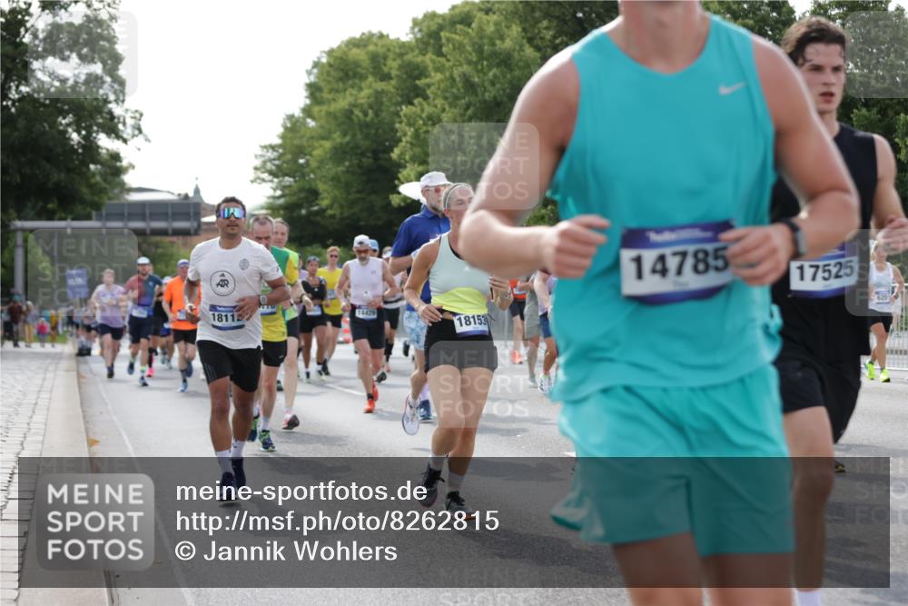 29.06.2025 - hella hamburg halbmarathon Jannik Wohlers http://msf.ph/oto/8262815 29.06.2025 09:59:35 Lombardsbrücke 1006, 1125, 1264, 1834, 1914, 2099, 2348, 2364, 2447, 2582, 2584, 2676, 2677, 2910, 3836, 4013, 4231, 4632, 4772, 4796, 5015, 5134, 5277, 5341, 6174, 6201, 6202, 6462, 6581, 6587, 6602, 6636, 6892, 7547, 7717, 7786, 7824, 8223, 8285, 8402, 8573, 8730, 9611, 10093, 10337, 10742, 10759, 10788, 11158, 11366, 11753, 11797, 11799, 12248, 12479, 12513, 13523, 13847, 13988, 13993, 14139, 14429, 14750, 14785, 14818, 15097, 15110, 15431, 16327, 17160, 17468, 17525 meine-sportfotos.de