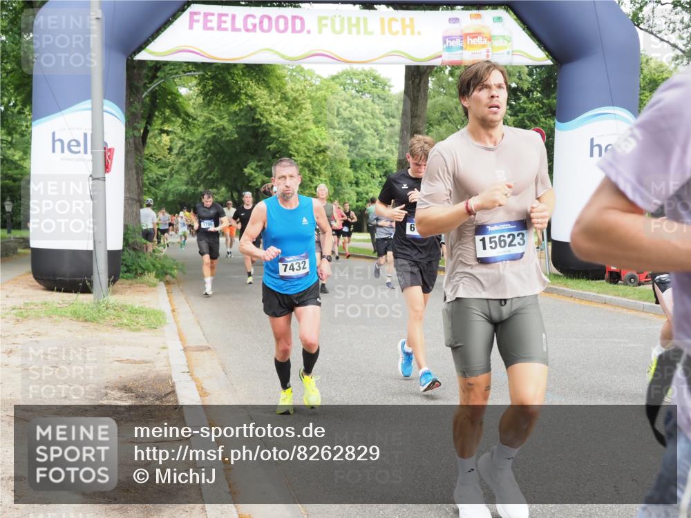 29.06.2025 - hella hamburg halbmarathon MichiJ http://msf.ph/oto/8262829 29.06.2025 10:30:08 Zwischen KM18-KM19 1962, 5436, 6721, 7116, 7432, 9547, 11417, 12434, 15521, 15623, 17177, 18004, 18491 meine-sportfotos.de