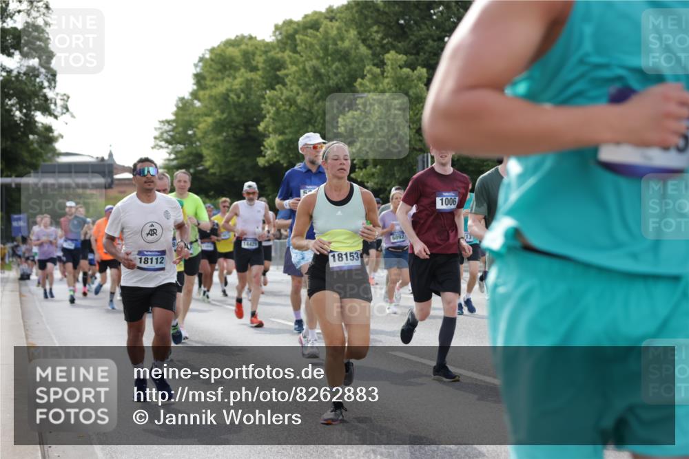 29.06.2025 - hella hamburg halbmarathon Jannik Wohlers http://msf.ph/oto/8262883 29.06.2025 09:59:35 Lombardsbrücke 1006, 1125, 1264, 1834, 1914, 2099, 2348, 2364, 2447, 2582, 2584, 2676, 2677, 2910, 3836, 4013, 4231, 4632, 4772, 4796, 5015, 5134, 5277, 5341, 6174, 6201, 6202, 6462, 6581, 6587, 6602, 6636, 6892, 7547, 7717, 7786, 7824, 8223, 8285, 8402, 8573, 8730, 9611, 10093, 10337, 10742, 10759, 10788, 11158, 11366, 11753, 11797, 11799, 12248, 12479, 12513, 13523, 13847, 13988, 13993, 14139, 14429, 14750, 14785, 14818, 15097, 15110, 15431, 16327, 17160, 17468, 17525 meine-sportfotos.de