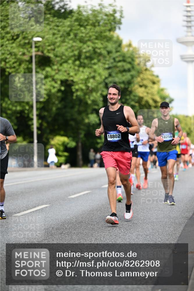 29.06.2025 - hella hamburg halbmarathon Dr. Thomas Lammeyer http://msf.ph/oto/8262908 29.06.2025 09:52:08 Kennedybrücke 1290, 1505, 1571, 1710, 2262, 2399, 3480, 3547, 4062, 4359, 4381, 5003, 5307, 5554, 5709, 6993, 7152, 7154, 8002, 8121, 8571, 8933, 9403, 9643, 10190, 10738, 10852 meine-sportfotos.de