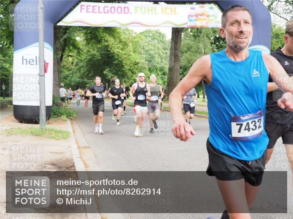 29.06.2025 - hella hamburg halbmarathon MichiJ http://msf.ph/oto/8262914 29.06.2025 10:30:09 Zwischen KM18-KM19 1570, 1962, 6550, 6721, 7035, 7116, 7432, 9547, 11417, 15247, 15521, 15623, 17177, 18004 meine-sportfotos.de