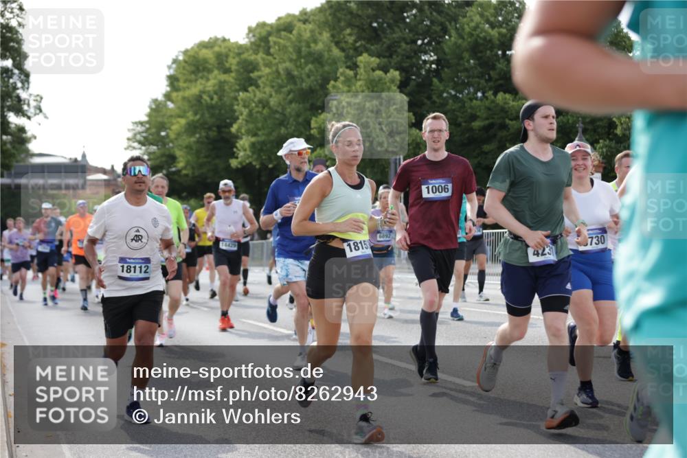 29.06.2025 - hella hamburg halbmarathon Jannik Wohlers http://msf.ph/oto/8262943 29.06.2025 09:59:35 Lombardsbrücke 1006, 1125, 1264, 1834, 1914, 2099, 2348, 2364, 2447, 2582, 2584, 2676, 2677, 2910, 3836, 4013, 4231, 4632, 4772, 4796, 5015, 5134, 5277, 5341, 6174, 6201, 6202, 6462, 6581, 6587, 6602, 6636, 6892, 7547, 7717, 7786, 7824, 8223, 8285, 8402, 8573, 8730, 9611, 10093, 10337, 10742, 10759, 10788, 11158, 11366, 11753, 11797, 11799, 12248, 12479, 12513, 13523, 13847, 13988, 13993, 14139, 14429, 14750, 14785, 14818, 15097, 15110, 15431, 16327, 17160, 17468, 17525 meine-sportfotos.de