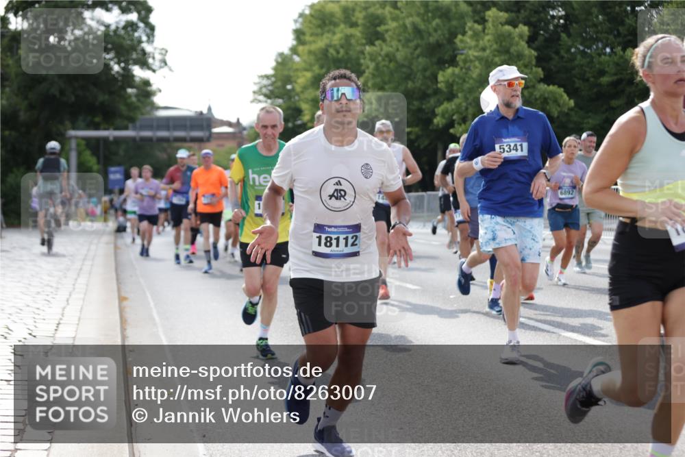 29.06.2025 - hella hamburg halbmarathon Jannik Wohlers http://msf.ph/oto/8263007 29.06.2025 09:59:36 Lombardsbrücke 1006, 1125, 1264, 1834, 1914, 2099, 2348, 2364, 2447, 2582, 2584, 2676, 2677, 2910, 3181, 3836, 4013, 4231, 4632, 4772, 4796, 5015, 5134, 5277, 5341, 6174, 6201, 6202, 6462, 6581, 6587, 6602, 6636, 6892, 7547, 7717, 7786, 7824, 8223, 8285, 8394, 8573, 8730, 9611, 10093, 10337, 10742, 10759, 10788, 11158, 11159, 11366, 11753, 11797, 11799, 12248, 12479, 12513, 13523, 13847, 13988, 13993, 14139, 14429, 14750, 14785, 15097, 15110, 15431, 16327, 17160, 17468, 17525 meine-sportfotos.de