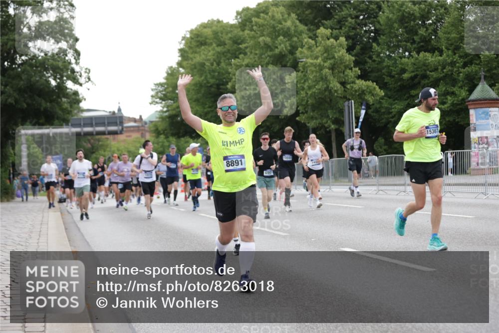 29.06.2025 - hella hamburg halbmarathon Jannik Wohlers http://msf.ph/oto/8263018 29.06.2025 10:33:05 Lombardsbrücke 1995, 2776, 2838, 3341, 3812, 4164, 4361, 4445, 4449, 5075, 6109, 6999, 7705, 8021, 8282, 8891, 9234, 9258, 9438, 9591, 9592, 9750, 9780, 9799, 11453, 11546, 11811, 11928, 12237, 12238, 12855, 13375, 13601, 14451, 15044, 15072, 15367, 15964 meine-sportfotos.de