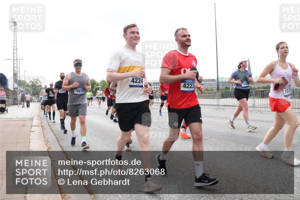 29.06.2025 - hella hamburg halbmarathon Lena Gebhardt http://msf.ph/oto/8263068 29.06.2025 10:46:04 Lombardsbrücke 1004, 1033, 1060, 1085, 1100, 1104, 1421, 1426, 1429, 1465, 1532, 1555, 1854, 1867, 1868, 1983, 2398, 2423, 2522, 2550, 2773, 2813, 2917, 2951, 2954, 2965, 3410, 4104, 4119, 4223, 4317, 4388, 4572, 5044, 5635, 5697, 5703, 5769, 5770, 5854, 5892, 6068, 6133, 6333, 6392, 6623, 7268, 7356, 7364, 7368, 7374, 7605, 7894, 7960, 7983, 8047, 9120, 9121, 9129, 9337, 9426, 9445, 10327, 10329, 10367, 10511, 11358, 11361, 11876, 11910, 12298, 12333, 12507, 12522 meine-sportfotos.de