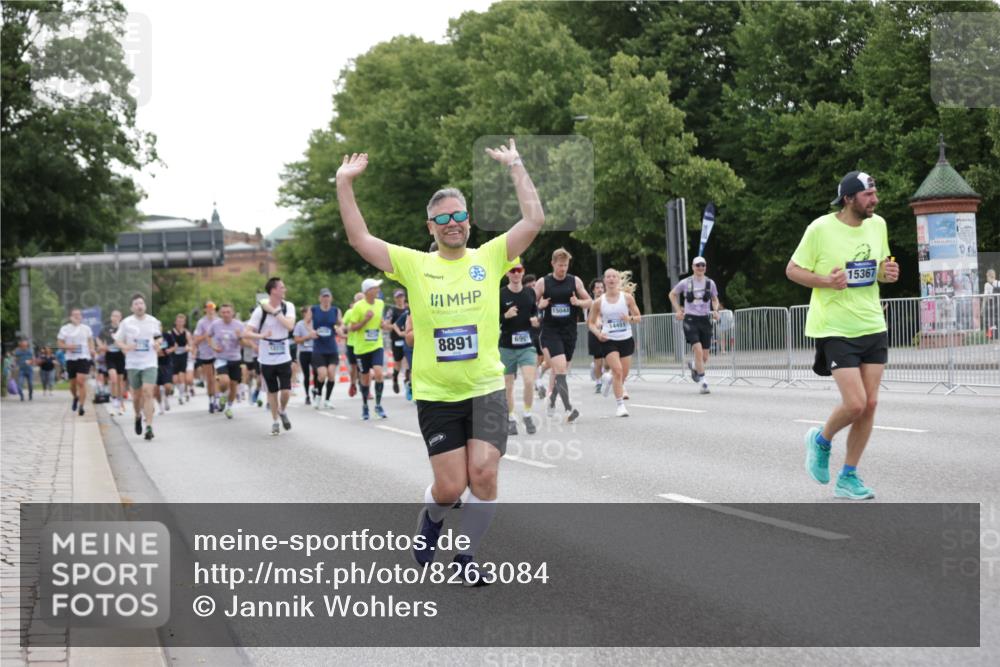 29.06.2025 - hella hamburg halbmarathon Jannik Wohlers http://msf.ph/oto/8263084 29.06.2025 10:33:05 Lombardsbrücke 1995, 2776, 2838, 3341, 3812, 4164, 4361, 4445, 4449, 5075, 6109, 6999, 7705, 8021, 8282, 8891, 9234, 9258, 9438, 9591, 9592, 9750, 9780, 9799, 11453, 11546, 11811, 11928, 12237, 12238, 12855, 13375, 13601, 14451, 15044, 15072, 15367, 15964 meine-sportfotos.de