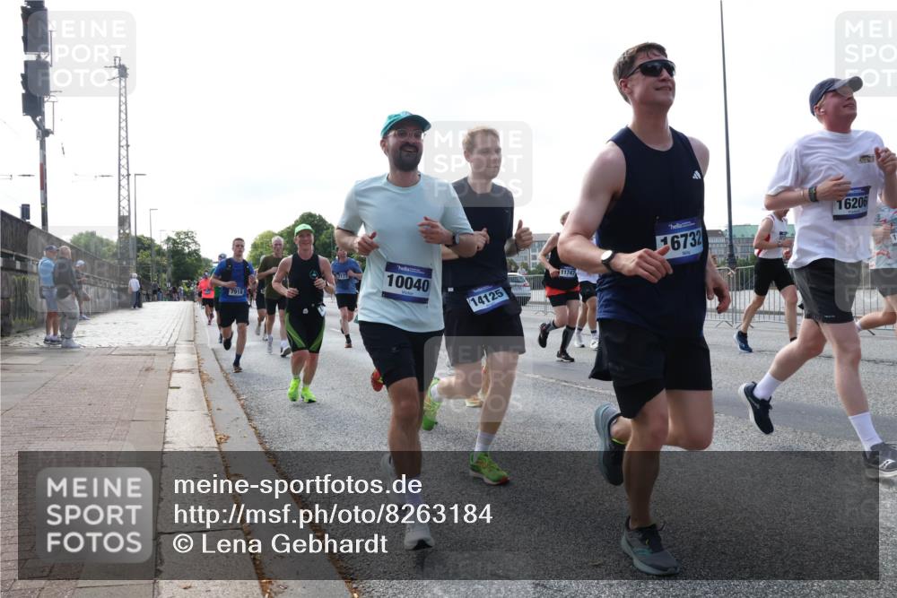 29.06.2025 - hella hamburg halbmarathon Lena Gebhardt http://msf.ph/oto/8263184 29.06.2025 09:57:09 Lombardsbrücke 1030, 1327, 1381, 1442, 1460, 1496, 1537, 1657, 1783, 1833, 2013, 2025, 2074, 2111, 2119, 2208, 2340, 2378, 2396, 2595, 2814, 2839, 2855, 2869, 2878, 3093, 3103, 3310, 3575, 3652, 3698, 3791, 4299, 4377, 4558, 4635, 4726, 4770, 4897, 5008, 5013, 5018, 5021, 5169, 5194, 5319, 5744, 5839, 6033, 6125, 6377, 6631, 6720, 6762, 6942, 7176, 7177, 7221, 7259, 7918, 8112, 8313, 8572, 8587, 8618, 8651, 8661, 8710, 8813, 8863, 8921, 8930, 9060, 9082, 9316, 9497, 9638, 10191 meine-sportfotos.de