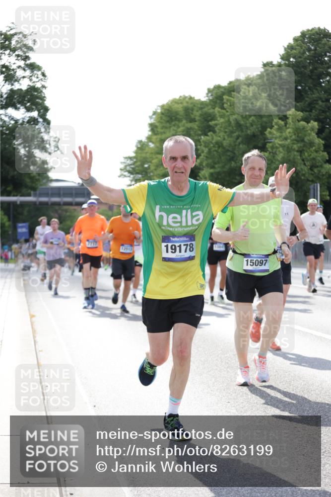 29.06.2025 - hella hamburg halbmarathon Jannik Wohlers http://msf.ph/oto/8263199 29.06.2025 09:59:37 Lombardsbrücke 1006, 1125, 1264, 1834, 1914, 2099, 2159, 2348, 2364, 2447, 2582, 2584, 2676, 2677, 2910, 3181, 3836, 4013, 4231, 4632, 4772, 4796, 5015, 5134, 5341, 6174, 6201, 6202, 6462, 6581, 6587, 6602, 6636, 6892, 7547, 7717, 7786, 7824, 8223, 8285, 8394, 8573, 8730, 9611, 10093, 10268, 10337, 10742, 10759, 10788, 11158, 11159, 11366, 11753, 11797, 11799, 12248, 12479, 12513, 13847, 13988, 13993, 14139, 14429, 14750, 14785, 15097, 15110, 15431, 16327, 17160, 17468, 17525 meine-sportfotos.de