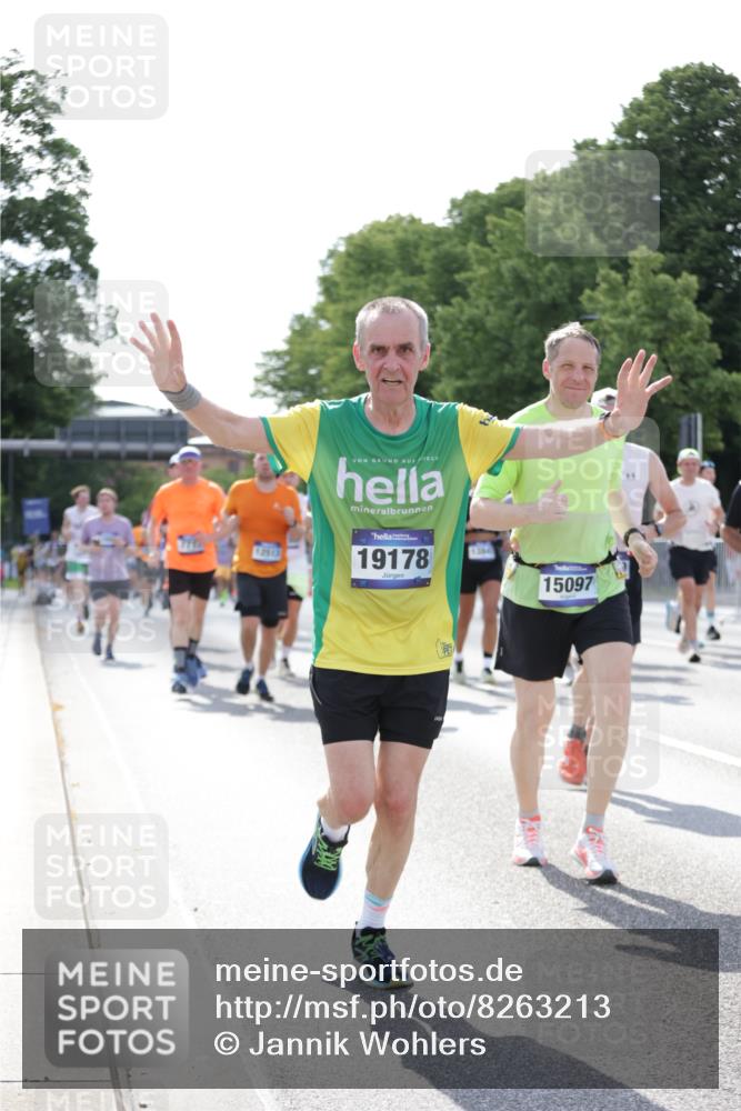 29.06.2025 - hella hamburg halbmarathon Jannik Wohlers http://msf.ph/oto/8263213 29.06.2025 09:59:37 Lombardsbrücke 1006, 1125, 1264, 1834, 1914, 2099, 2159, 2348, 2364, 2447, 2582, 2584, 2676, 2677, 2910, 3181, 3836, 4013, 4231, 4632, 4772, 4796, 5015, 5134, 5341, 6174, 6201, 6202, 6462, 6581, 6587, 6602, 6636, 6892, 7547, 7717, 7786, 7824, 8223, 8285, 8394, 8573, 8730, 9611, 10093, 10268, 10337, 10742, 10759, 10788, 11158, 11159, 11366, 11753, 11797, 11799, 12248, 12479, 12513, 13847, 13988, 13993, 14139, 14429, 14750, 14785, 15097, 15110, 15431, 16327, 17160, 17468, 17525 meine-sportfotos.de