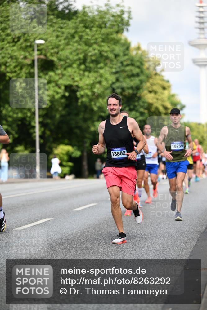 29.06.2025 - hella hamburg halbmarathon Dr. Thomas Lammeyer http://msf.ph/oto/8263292 29.06.2025 09:52:08 Kennedybrücke 1290, 1505, 1571, 1710, 2262, 2399, 3480, 3547, 4062, 4359, 4381, 5003, 5307, 5554, 5709, 6993, 7152, 7154, 8002, 8121, 8571, 8933, 9403, 9643, 10190, 10738, 10852 meine-sportfotos.de
