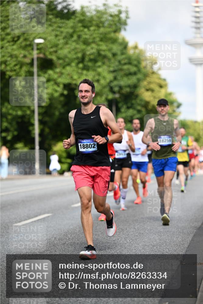 29.06.2025 - hella hamburg halbmarathon Dr. Thomas Lammeyer http://msf.ph/oto/8263334 29.06.2025 09:52:08 Kennedybrücke 1290, 1505, 1571, 1710, 2262, 2399, 3480, 3547, 4062, 4359, 4381, 5003, 5307, 5554, 5709, 6993, 7152, 7154, 8002, 8121, 8571, 8933, 9403, 9643, 10190, 10738, 10852 meine-sportfotos.de