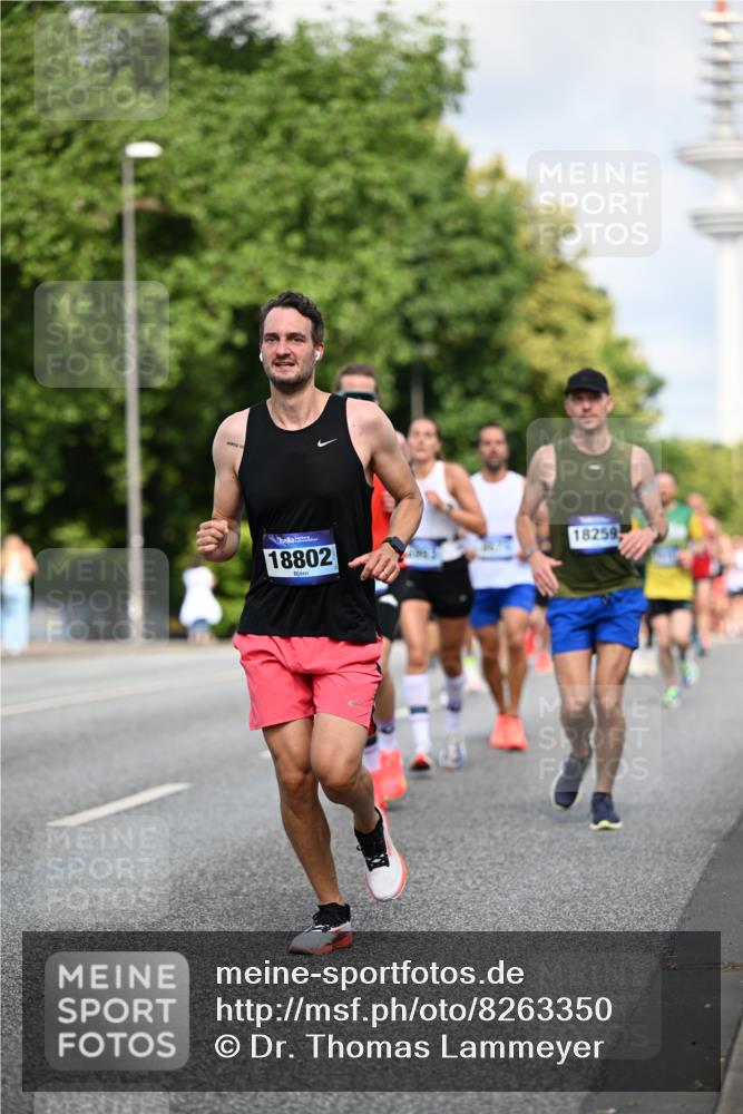 29.06.2025 - hella hamburg halbmarathon Dr. Thomas Lammeyer http://msf.ph/oto/8263350 29.06.2025 09:52:09 Kennedybrücke 1042, 1290, 1505, 1571, 1710, 2262, 2399, 3480, 3547, 4062, 4359, 4381, 5003, 5307, 5554, 5709, 6993, 7152, 7154, 8002, 8121, 8571, 8933, 9403, 9643, 10190, 10738, 10852 meine-sportfotos.de