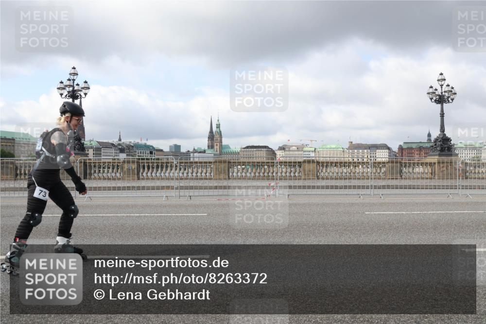 29.06.2025 - hella hamburg halbmarathon Lena Gebhardt http://msf.ph/oto/8263372 29.06.2025 09:03:59 Lombardsbrücke  meine-sportfotos.de