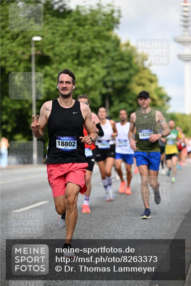 29.06.2025 - hella hamburg halbmarathon Dr. Thomas Lammeyer http://msf.ph/oto/8263373 29.06.2025 09:52:09 Kennedybrücke 1042, 1290, 1505, 1571, 1710, 2262, 2399, 3480, 3547, 4062, 4359, 4381, 5003, 5307, 5554, 5709, 6993, 7152, 7154, 8002, 8121, 8571, 8933, 9403, 9643, 10190, 10738, 10852 meine-sportfotos.de