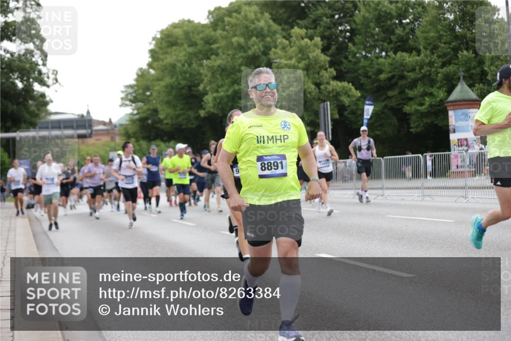 29.06.2025 - hella hamburg halbmarathon Jannik Wohlers http://msf.ph/oto/8263384 29.06.2025 10:33:05 Lombardsbrücke 1995, 2776, 2838, 3341, 3812, 4164, 4361, 4445, 4449, 5075, 6109, 6999, 7705, 8021, 8282, 8891, 9234, 9258, 9438, 9591, 9592, 9750, 9780, 9799, 11453, 11546, 11811, 11928, 12237, 12238, 12855, 13375, 13601, 14451, 15044, 15072, 15367, 15964 meine-sportfotos.de