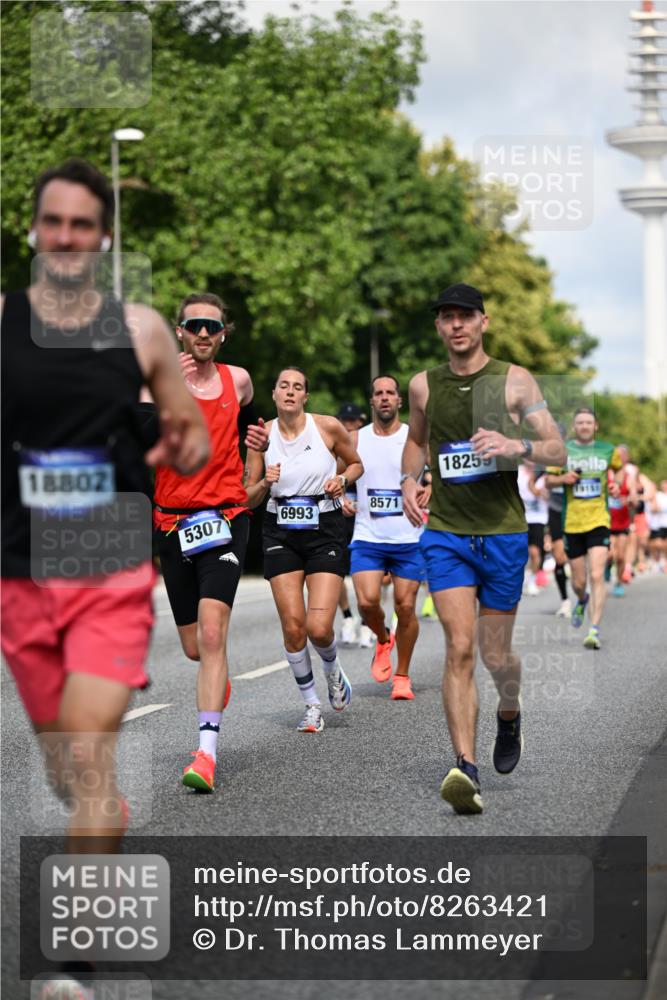 29.06.2025 - hella hamburg halbmarathon Dr. Thomas Lammeyer http://msf.ph/oto/8263421 29.06.2025 09:52:09 Kennedybrücke 1042, 1290, 1505, 1571, 1710, 2262, 2399, 3480, 3547, 4062, 4359, 4381, 5003, 5307, 5554, 5709, 6993, 7152, 7154, 8002, 8121, 8571, 8933, 9403, 9643, 10190, 10738, 10852 meine-sportfotos.de