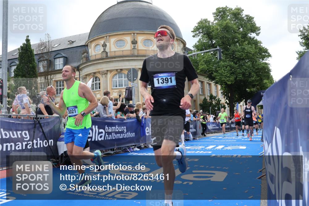 29.06.2025 - hella hamburg halbmarathon Strokosch-Dieckow http://msf.ph/oto/8263461 29.06.2025 10:44:09 Ziel 1391, 1413, 1415, 2816, 3021, 4999, 5231, 5275, 5884, 7005, 8722, 9444, 9633, 10193, 10930, 11346, 12159, 13123, 14686, 14687, 15225, 15280, 16301, 16316, 16506, 16648, 16697, 16893, 17748, 17977, 18004, 18691 meine-sportfotos.de