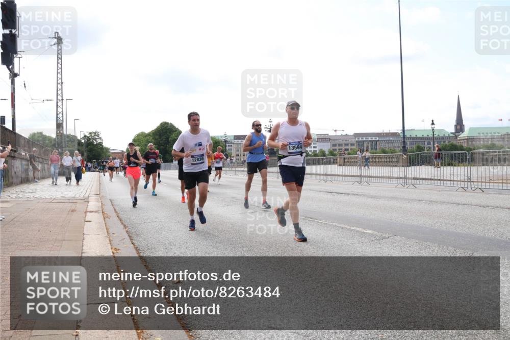 29.06.2025 - hella hamburg halbmarathon Lena Gebhardt http://msf.ph/oto/8263484 29.06.2025 10:11:04 Lombardsbrücke 1166, 1186, 1723, 1781, 2868, 3837, 4287, 4389, 5254, 5653, 5990, 5991, 7250, 7271, 7370, 8171, 8206, 8207, 8368, 8561, 9119, 9169, 9829, 10196, 11149, 11355, 11887, 11904, 11905, 12286, 12426, 12556, 12571, 12629, 12790, 12836, 13588, 13594, 13603, 13825, 14022, 14149, 14270, 15009, 15214, 15252, 15908, 16383, 16808, 17142, 17500, 17532, 17787, 18949, 19241 meine-sportfotos.de