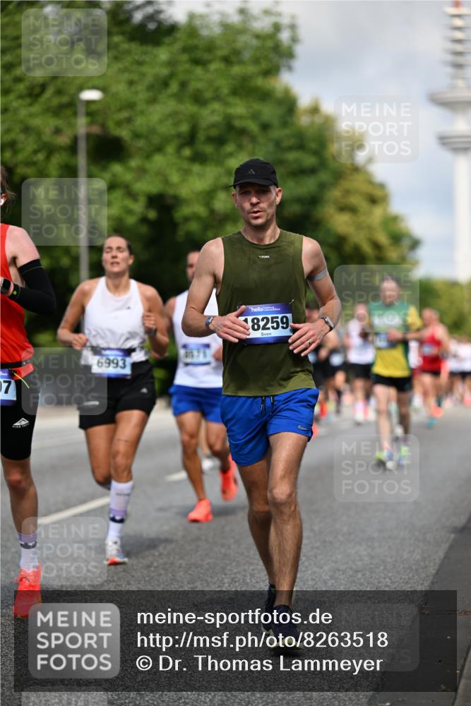 29.06.2025 - hella hamburg halbmarathon Dr. Thomas Lammeyer http://msf.ph/oto/8263518 29.06.2025 09:52:10 Kennedybrücke 1042, 1290, 1505, 1571, 1710, 2262, 2399, 3480, 3547, 4062, 4359, 4381, 5003, 5307, 5554, 5709, 6993, 7152, 7154, 7482, 8002, 8121, 8571, 8933, 9403, 9643, 10190, 10738, 10852, 10877 meine-sportfotos.de