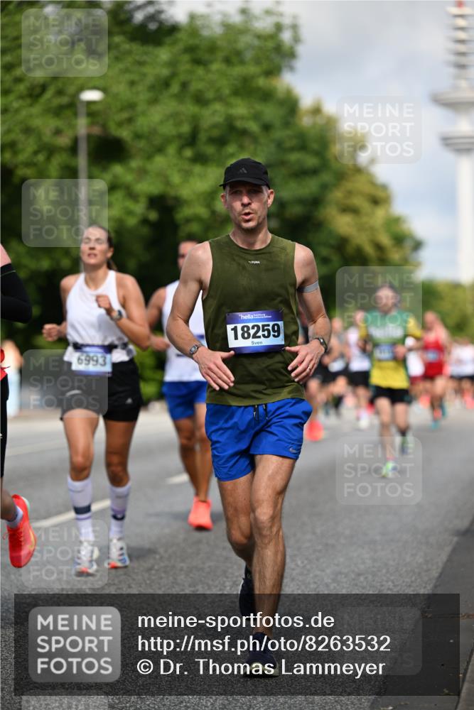 29.06.2025 - hella hamburg halbmarathon Dr. Thomas Lammeyer http://msf.ph/oto/8263532 29.06.2025 09:52:10 Kennedybrücke 1042, 1290, 1505, 1571, 1710, 2262, 2399, 3480, 3547, 4062, 4359, 4381, 5003, 5307, 5554, 5709, 6993, 7152, 7154, 7482, 8002, 8121, 8571, 8933, 9403, 9643, 10190, 10738, 10852, 10877 meine-sportfotos.de