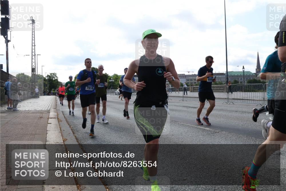 29.06.2025 - hella hamburg halbmarathon Lena Gebhardt http://msf.ph/oto/8263554 29.06.2025 09:57:10 Lombardsbrücke 1030, 1327, 1381, 1442, 1460, 1496, 1537, 1657, 1783, 1833, 2013, 2025, 2074, 2111, 2119, 2208, 2340, 2378, 2396, 2595, 2814, 2839, 2855, 2869, 2878, 3048, 3093, 3103, 3310, 3575, 3652, 3698, 3791, 4299, 4377, 4558, 4635, 4726, 4770, 4897, 5008, 5013, 5018, 5021, 5169, 5194, 5319, 5744, 5839, 6033, 6125, 6377, 6631, 6720, 6762, 6942, 7176, 7177, 7221, 7259, 7918, 8112, 8313, 8572, 8587, 8618, 8651, 8661, 8710, 8813, 8863, 8921, 8930, 9060, 9082, 9316, 9497, 10191 meine-sportfotos.de