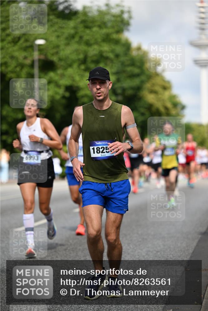 29.06.2025 - hella hamburg halbmarathon Dr. Thomas Lammeyer http://msf.ph/oto/8263561 29.06.2025 09:52:11 Kennedybrücke 1042, 1290, 1505, 1571, 1710, 2262, 2399, 3480, 3547, 4062, 4359, 4381, 5003, 5307, 5554, 5709, 6993, 7152, 7154, 7310, 7482, 8002, 8121, 8571, 8933, 9403, 9643, 10190, 10451, 10738, 10852, 10877 meine-sportfotos.de