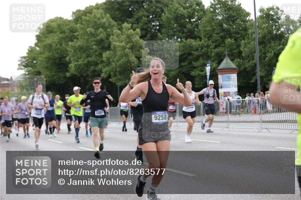 29.06.2025 - hella hamburg halbmarathon Jannik Wohlers http://msf.ph/oto/8263577 29.06.2025 10:33:07 Lombardsbrücke 1995, 2342, 2776, 3170, 3341, 3812, 4164, 4361, 4433, 4449, 5075, 5569, 6109, 6854, 6999, 7653, 7705, 8021, 8157, 8282, 8891, 9234, 9258, 9438, 9591, 9592, 9750, 9780, 9799, 11453, 11546, 11676, 11811, 11827, 11928, 12237, 12238, 12855, 13375, 13601, 14098, 14451, 15044, 15072, 15367 meine-sportfotos.de