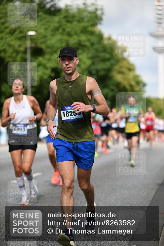 29.06.2025 - hella hamburg halbmarathon Dr. Thomas Lammeyer http://msf.ph/oto/8263582 29.06.2025 09:52:11 Kennedybrücke 1042, 1290, 1505, 1571, 1710, 2262, 2399, 3480, 3547, 4062, 4359, 4381, 5003, 5307, 5554, 5709, 6993, 7152, 7154, 7310, 7482, 8002, 8121, 8571, 8933, 9403, 9643, 10190, 10451, 10738, 10852, 10877 meine-sportfotos.de