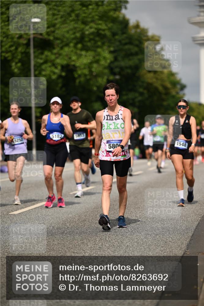 29.06.2025 - hella hamburg halbmarathon Dr. Thomas Lammeyer http://msf.ph/oto/8263692 29.06.2025 10:14:44 Kennedybrücke 1186, 1548, 1781, 2868, 4287, 5182, 5653, 5806, 8171, 8561, 8685, 9150, 9829, 10196, 11149 meine-sportfotos.de