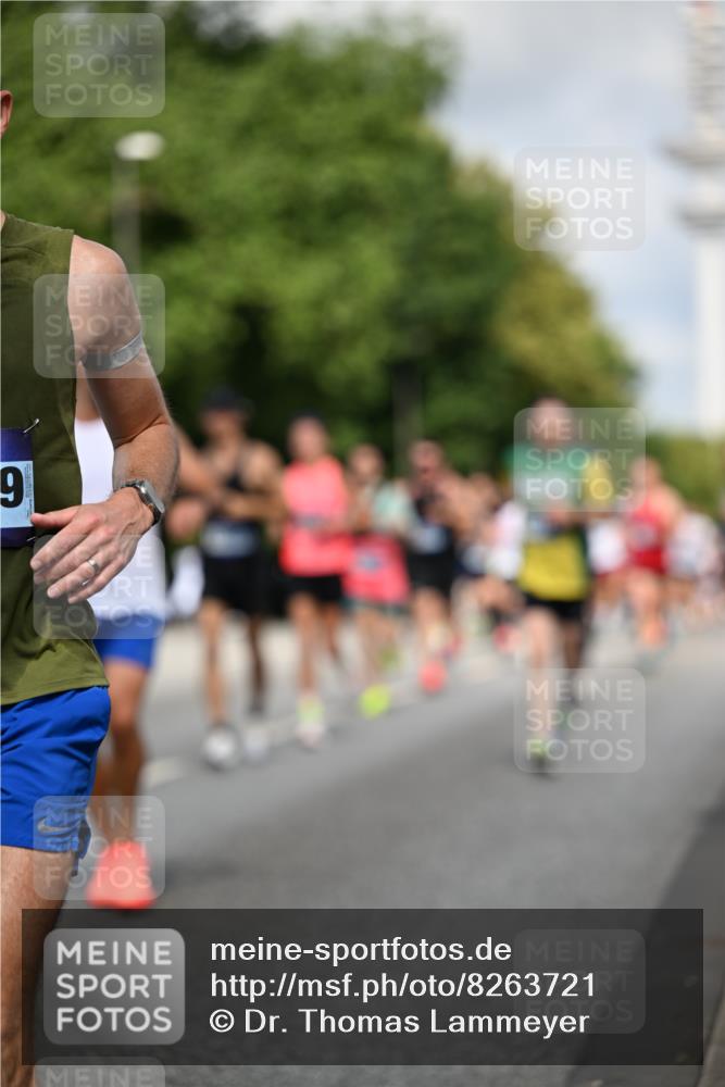 29.06.2025 - hella hamburg halbmarathon Dr. Thomas Lammeyer http://msf.ph/oto/8263721 29.06.2025 09:52:12 Kennedybrücke 1042, 1290, 1571, 1710, 2262, 2399, 3480, 3547, 4062, 4359, 4381, 5003, 5307, 5709, 6993, 7152, 7154, 7310, 7482, 8002, 8121, 8571, 8933, 9403, 9643, 10190, 10451, 10738, 10877, 11106 meine-sportfotos.de