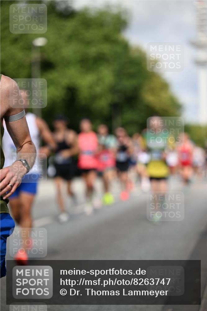 29.06.2025 - hella hamburg halbmarathon Dr. Thomas Lammeyer http://msf.ph/oto/8263747 29.06.2025 09:52:12 Kennedybrücke 1042, 1290, 1571, 1710, 2262, 2399, 3480, 3547, 4062, 4359, 4381, 5003, 5307, 5709, 6993, 7152, 7154, 7310, 7482, 8002, 8121, 8571, 8933, 9403, 9643, 10190, 10451, 10738, 10877, 11106 meine-sportfotos.de