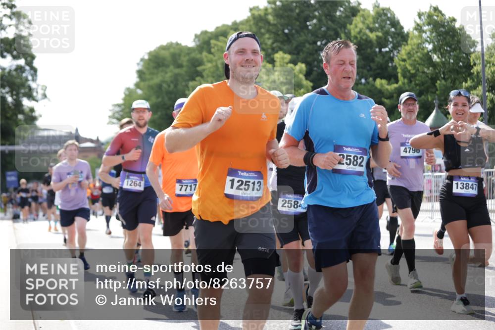 29.06.2025 - hella hamburg halbmarathon Jannik Wohlers http://msf.ph/oto/8263757 29.06.2025 09:59:41 Lombardsbrücke 1006, 1125, 1239, 1264, 1914, 2099, 2159, 2348, 2364, 2447, 2582, 2584, 2676, 2677, 2910, 3181, 3898, 4013, 4231, 4632, 4772, 4796, 5272, 5341, 6104, 6174, 6201, 6462, 6581, 6587, 6602, 6636, 6892, 7159, 7717, 7786, 7824, 8223, 8285, 8394, 8573, 8730, 9611, 10093, 10268, 10337, 10534, 10742, 10759, 10788, 11158, 11159, 11366, 11753, 11797, 11799, 11992, 12213, 12248, 12513, 13847, 13993, 14139, 14429, 14750, 14785, 15097, 15110, 15431, 16327, 17160, 17468, 17525 meine-sportfotos.de