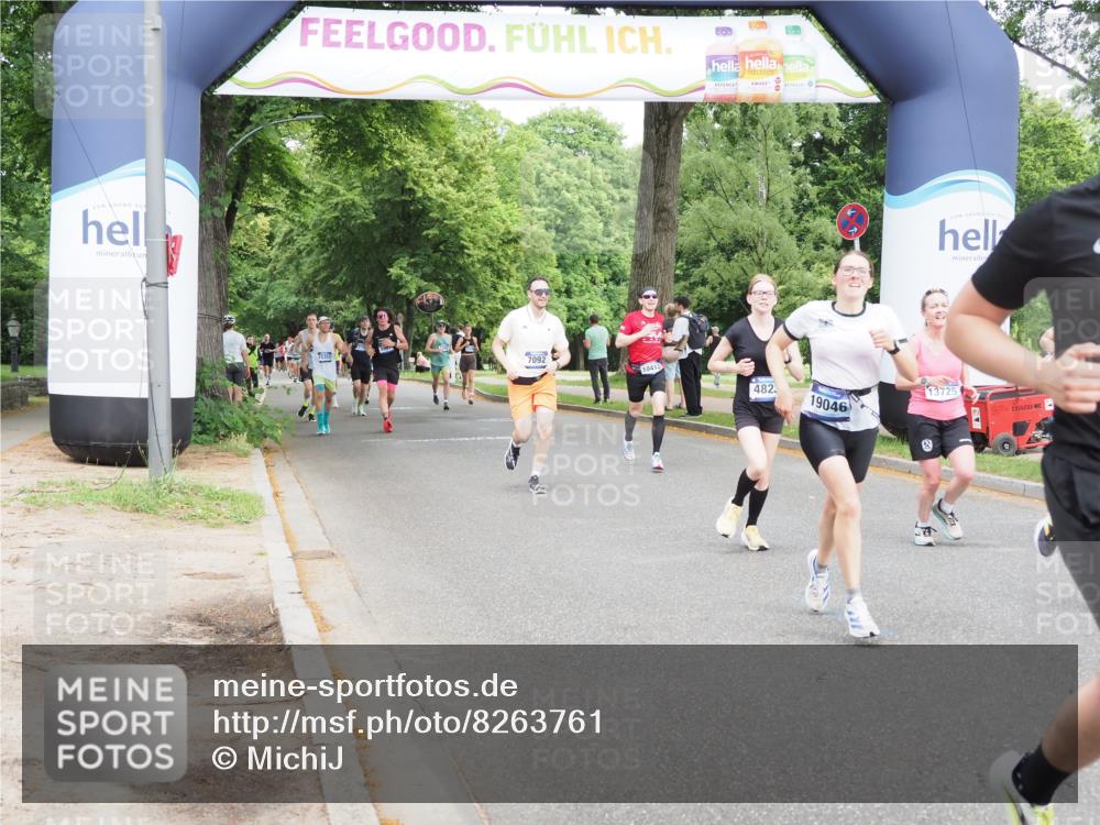 29.06.2025 - hella hamburg halbmarathon MichiJ http://msf.ph/oto/8263761 29.06.2025 10:30:14 Zwischen KM18-KM19 1441, 1570, 1700, 4823, 6550, 7035, 7432, 10415, 11417, 13725, 13876, 15247, 15521, 15623, 18772, 19046 meine-sportfotos.de