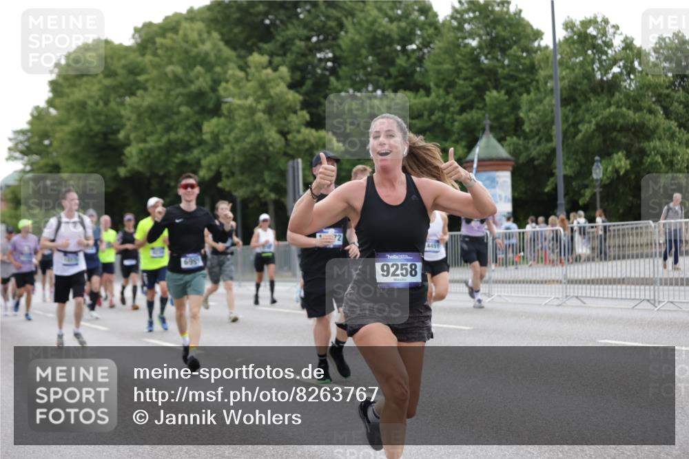 29.06.2025 - hella hamburg halbmarathon Jannik Wohlers http://msf.ph/oto/8263767 29.06.2025 10:33:07 Lombardsbrücke 1995, 2342, 2776, 3170, 3341, 3812, 4164, 4361, 4433, 4449, 5075, 5569, 6109, 6854, 6999, 7653, 7705, 8021, 8157, 8282, 8891, 9234, 9258, 9438, 9591, 9592, 9750, 9780, 9799, 11453, 11546, 11676, 11811, 11827, 11928, 12237, 12238, 12855, 13375, 13601, 14098, 14451, 15044, 15072, 15367 meine-sportfotos.de