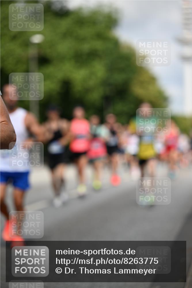 29.06.2025 - hella hamburg halbmarathon Dr. Thomas Lammeyer http://msf.ph/oto/8263775 29.06.2025 09:52:12 Kennedybrücke 1042, 1290, 1571, 1710, 2262, 2399, 3480, 3547, 4062, 4359, 4381, 5003, 5307, 5709, 6993, 7152, 7154, 7310, 7482, 8002, 8121, 8571, 8933, 9403, 9643, 10190, 10451, 10738, 10877, 11106 meine-sportfotos.de