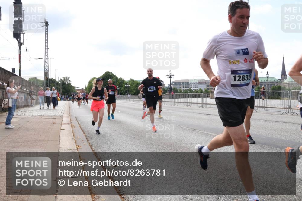 29.06.2025 - hella hamburg halbmarathon Lena Gebhardt http://msf.ph/oto/8263781 29.06.2025 10:11:05 Lombardsbrücke 1166, 1186, 1723, 1781, 2868, 3837, 4287, 4389, 5254, 5653, 5990, 5991, 7250, 7271, 7370, 8171, 8206, 8207, 8368, 8561, 9119, 9169, 9829, 10196, 11149, 11355, 11887, 12286, 12426, 12556, 12571, 12790, 12836, 13588, 13594, 13603, 14022, 14149, 14270, 15009, 15214, 15252, 15908, 16383, 16808, 17142, 17500, 17532, 17787, 18949, 19172, 19241 meine-sportfotos.de