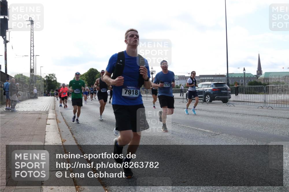 29.06.2025 - hella hamburg halbmarathon Lena Gebhardt http://msf.ph/oto/8263782 29.06.2025 09:57:11 Lombardsbrücke 1030, 1327, 1381, 1442, 1460, 1496, 1537, 1657, 1783, 1833, 2013, 2025, 2074, 2111, 2119, 2340, 2378, 2396, 2595, 2814, 2839, 2855, 2869, 2878, 3048, 3093, 3103, 3310, 3575, 3652, 3698, 3791, 4299, 4377, 4558, 4635, 4726, 4770, 4897, 5008, 5013, 5018, 5021, 5169, 5194, 5319, 5744, 5839, 6033, 6125, 6377, 6631, 6720, 6762, 6795, 6942, 7176, 7177, 7221, 7259, 7918, 8112, 8313, 8572, 8587, 8618, 8651, 8661, 8710, 8813, 8863, 8921, 8930, 9060, 9082, 9316, 9497, 10191 meine-sportfotos.de