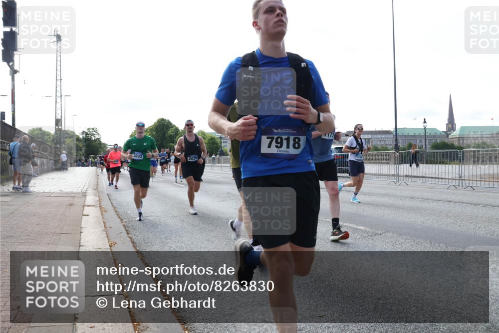 29.06.2025 - hella hamburg halbmarathon Lena Gebhardt http://msf.ph/oto/8263830 29.06.2025 09:57:12 Lombardsbrücke 1030, 1327, 1381, 1442, 1537, 1657, 1783, 1833, 2013, 2025, 2074, 2111, 2119, 2252, 2340, 2378, 2396, 2595, 2814, 2839, 2855, 2869, 2878, 3048, 3093, 3103, 3310, 3575, 3652, 3698, 3791, 4299, 4377, 4558, 4635, 4726, 4770, 4897, 4986, 5008, 5013, 5018, 5021, 5169, 5194, 5319, 5744, 5839, 6033, 6125, 6377, 6631, 6720, 6762, 6795, 6942, 7176, 7177, 7221, 7259, 7742, 7918, 8112, 8313, 8572, 8587, 8618, 8651, 8661, 8710, 8813, 8863, 8921, 8930, 9060, 9082, 9316, 9497, 10191 meine-sportfotos.de