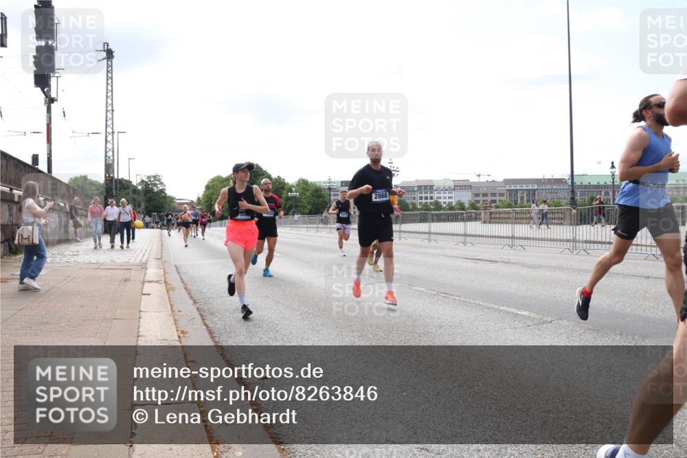29.06.2025 - hella hamburg halbmarathon Lena Gebhardt http://msf.ph/oto/8263846 29.06.2025 10:11:05 Lombardsbrücke 1166, 1186, 1723, 1781, 2868, 3837, 4287, 4389, 5254, 5653, 5990, 5991, 7250, 7271, 7370, 8171, 8206, 8207, 8368, 8561, 9119, 9169, 9829, 10196, 11149, 11355, 11887, 12286, 12426, 12556, 12571, 12790, 12836, 13588, 13594, 13603, 14022, 14149, 14270, 15009, 15214, 15252, 15908, 16383, 16808, 17142, 17500, 17532, 17787, 18949, 19172, 19241 meine-sportfotos.de