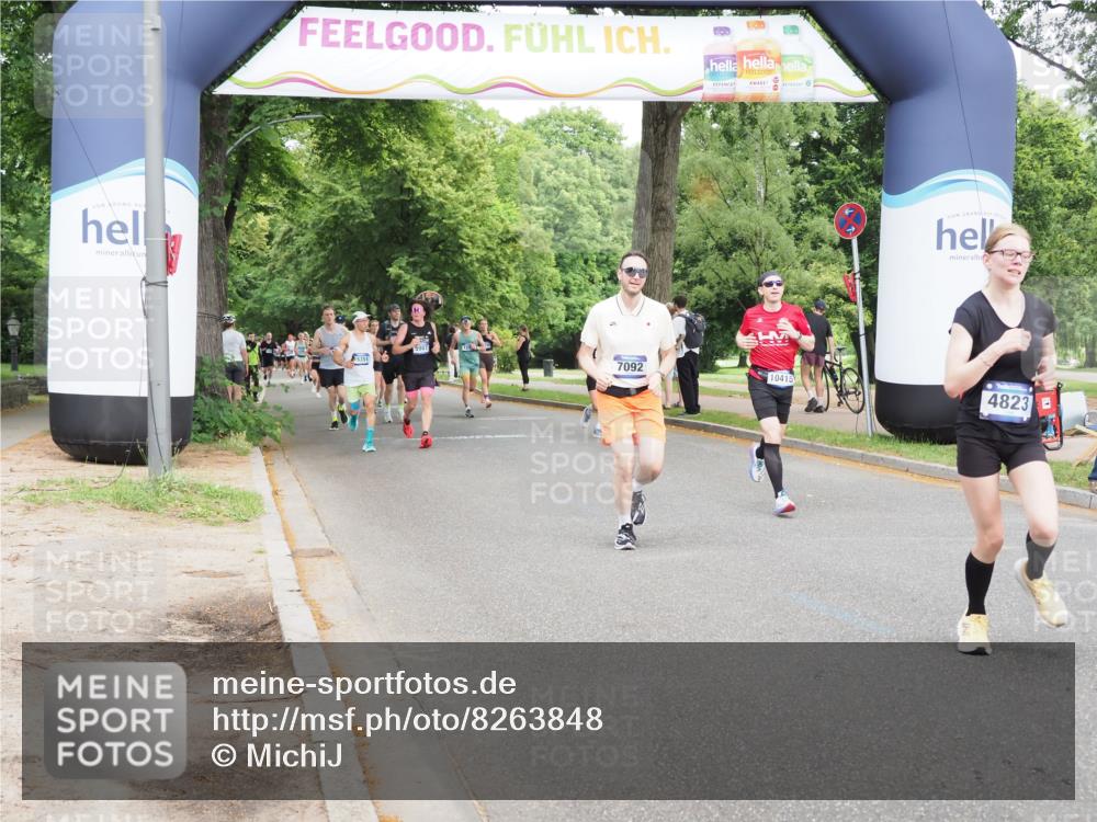 29.06.2025 - hella hamburg halbmarathon MichiJ http://msf.ph/oto/8263848 29.06.2025 10:30:15 Zwischen KM18-KM19 1441, 1570, 1700, 4823, 6550, 7035, 7092, 7432, 10415, 11417, 13725, 13876, 15247, 18772, 19046 meine-sportfotos.de