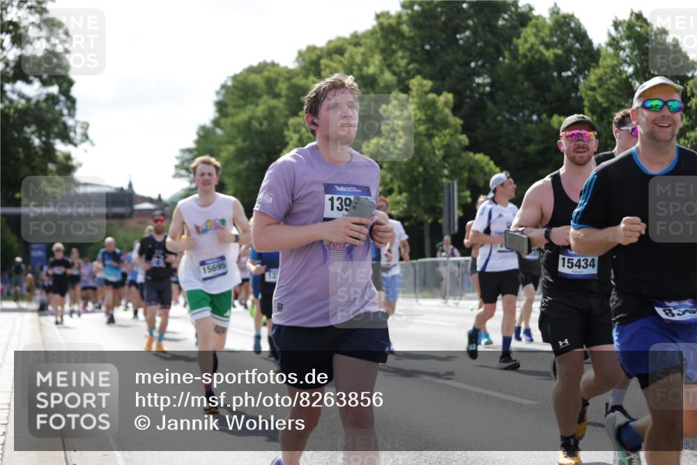 29.06.2025 - hella hamburg halbmarathon Jannik Wohlers http://msf.ph/oto/8263856 29.06.2025 09:59:44 Lombardsbrücke 1006, 1125, 1180, 1239, 1264, 1914, 2099, 2159, 2348, 2447, 2582, 2584, 2677, 2910, 3181, 3898, 4013, 4231, 4632, 4772, 4796, 5272, 5341, 6104, 6462, 6581, 6587, 6636, 6891, 6892, 7159, 7717, 7786, 7824, 8223, 8394, 8531, 8573, 8730, 9611, 10044, 10268, 10337, 10534, 10742, 10759, 10788, 11158, 11159, 11797, 11799, 11992, 12213, 12248, 12513, 13847, 13993, 14139, 14429, 14750, 14785, 15097, 15431, 16327, 17160, 17468, 17525 meine-sportfotos.de