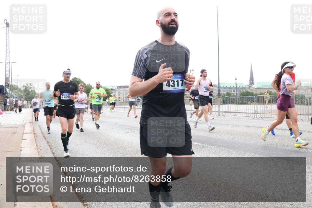 29.06.2025 - hella hamburg halbmarathon Lena Gebhardt http://msf.ph/oto/8263858 29.06.2025 10:46:07 Lombardsbrücke 1004, 1033, 1100, 1104, 1421, 1426, 1429, 1465, 1532, 1555, 1854, 1867, 1868, 1983, 2398, 2423, 2500, 2522, 2550, 2773, 2813, 2917, 2951, 2954, 2965, 3410, 4104, 4119, 4223, 4317, 4388, 4572, 5044, 5635, 5697, 5703, 5769, 5770, 5854, 5892, 6068, 6133, 6333, 6392, 6623, 7268, 7356, 7364, 7368, 7374, 7605, 7894, 7960, 7983, 8047, 8700, 9120, 9121, 9129, 9337, 9426, 9445, 10153, 10327, 10329, 10367, 10511, 11358, 11361, 11876, 11910, 12298, 12333, 12507, 12522 meine-sportfotos.de